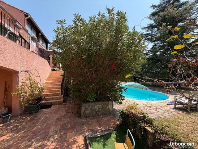 Maison 8 pièces 174 m²