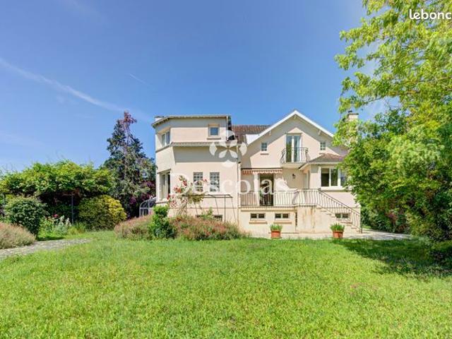 Maison 8 pièces 176 m²