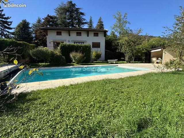 Maison 8 pièces 176 m²