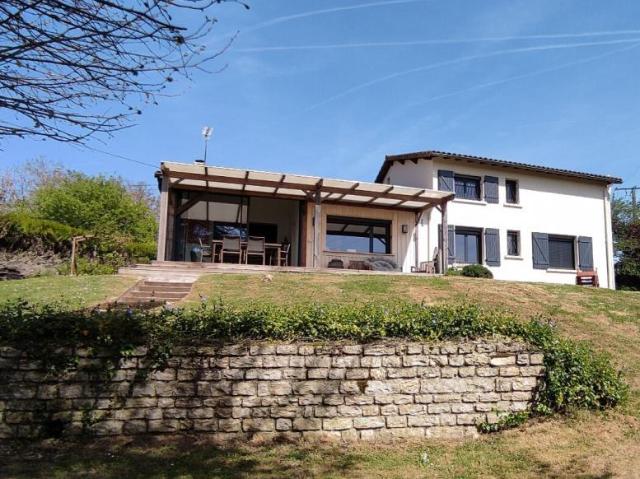 Maison 8 pièces 176 m²