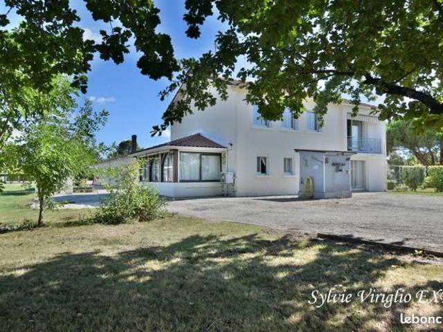 Maison 8 pièces 176 m²