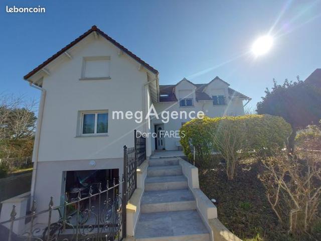 Maison 8 pièces 176 m²