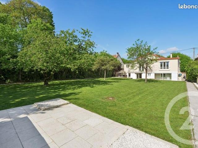 Maison 8 pièces 176 m²