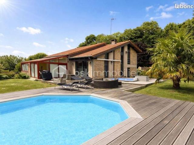Maison 8 pièces 176 m²