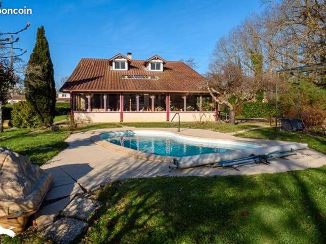 Maison 8 pièces 176 m²