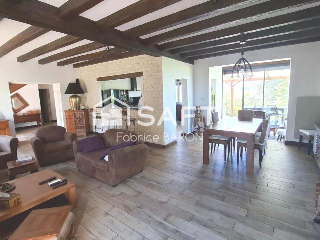 Maison 8 pièces 176 m²