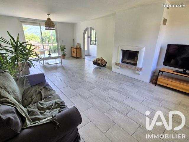 Maison 8 pièces 176 m²