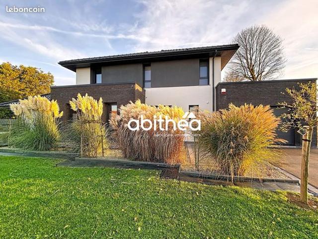 Propriété 8 pièces 176 m²
