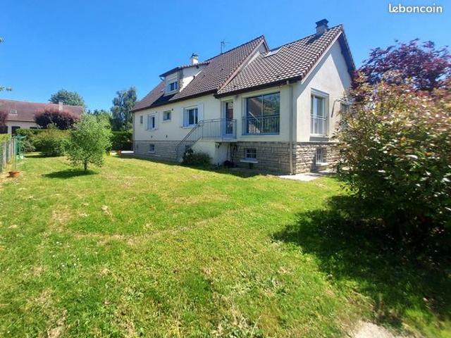 Maison 8 pièces 176 m²