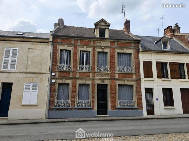 Maison 8 pièces 176 m²