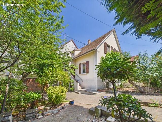 Maison 8 pièces 177 m²