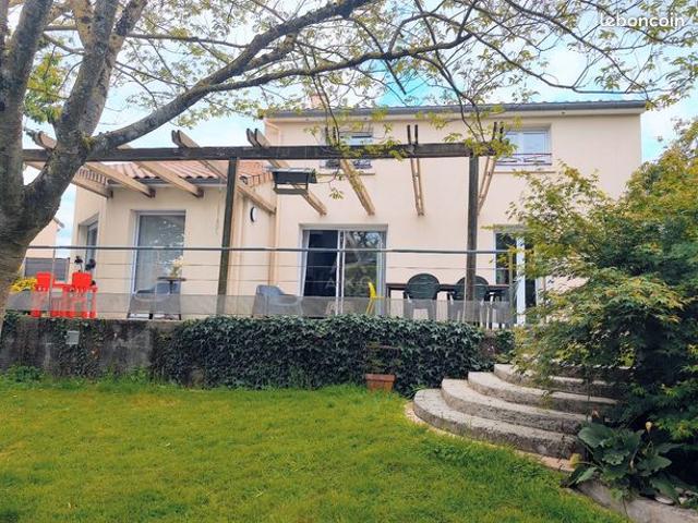 Maison 8 pièces 177 m²