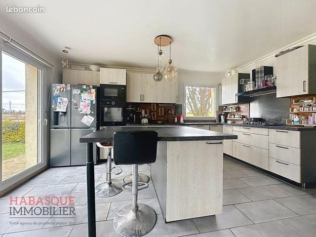 Maison 8 pièces 177 m²