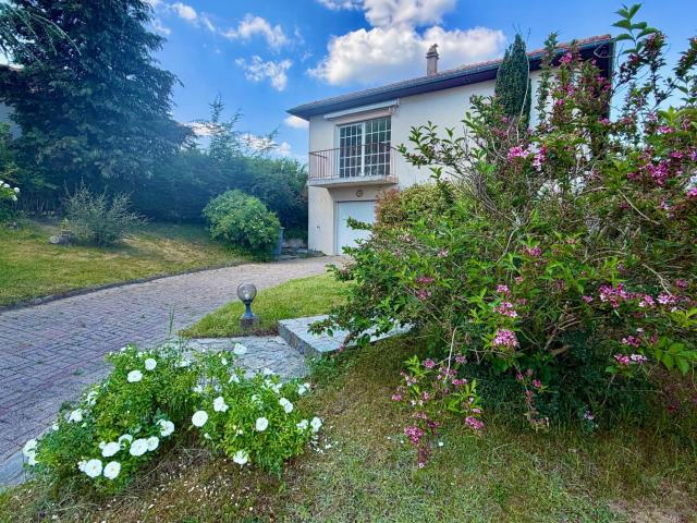 Maison 8 pièces 177 m²