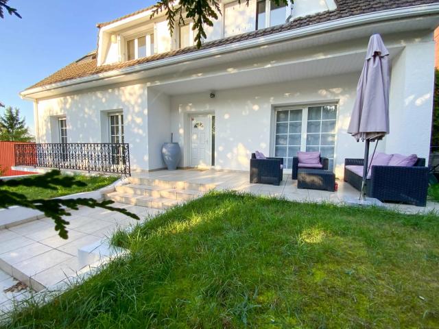 Maison 8 pièces 177 m²