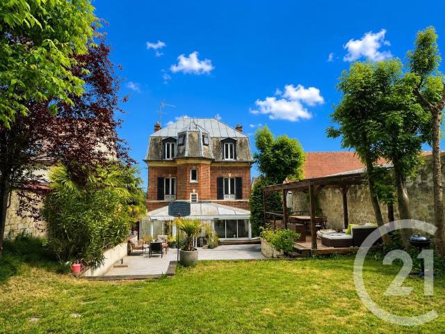Maison 8 pièces 177 m²