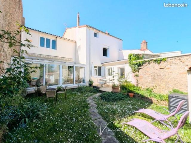 Maison 8 pièces 177 m²