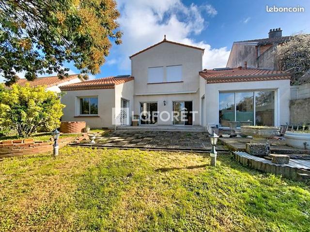 Maison 8 pièces 177 m²