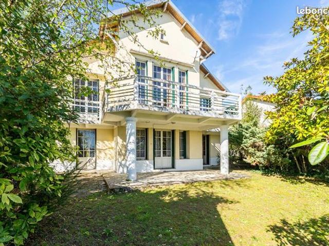 Maison 8 pièces 178 m²