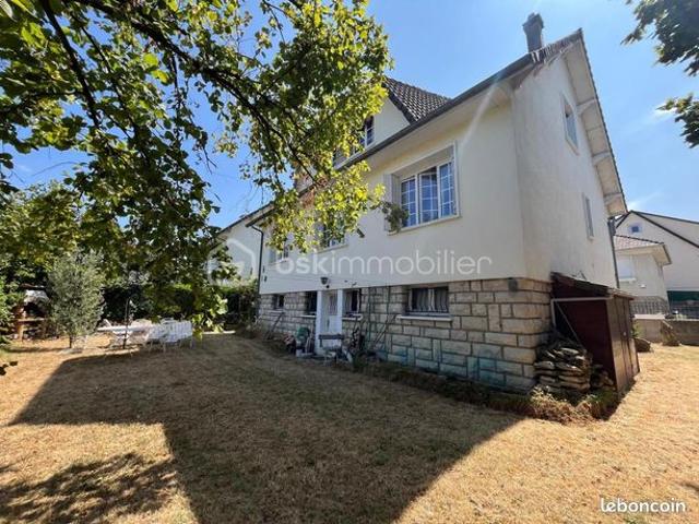 Maison 8 pièces 178 m²