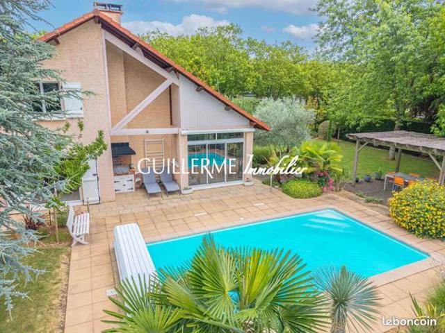 Maison 8 pièces 178 m²