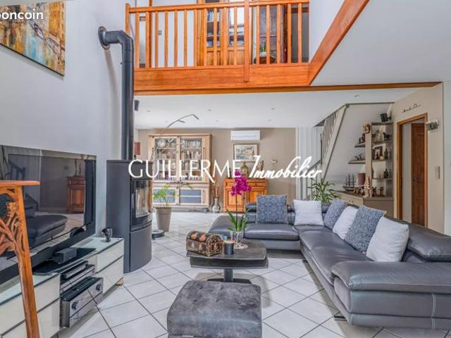 Maison 8 pièces 178 m²