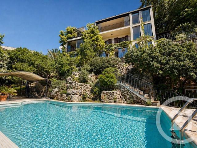 Maison 8 pièces 179 m²