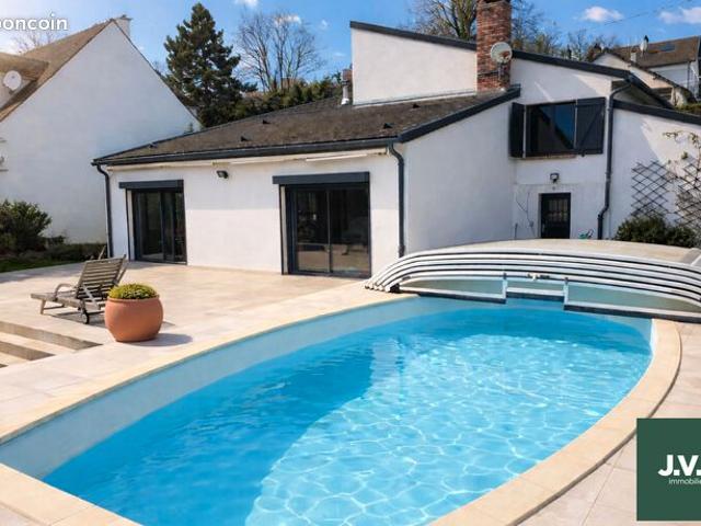 Maison 8 pièces 179 m²