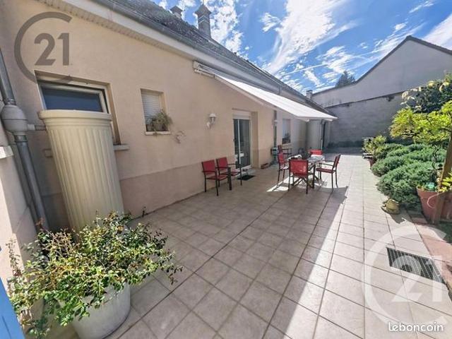 Maison 8 pièces 179 m²