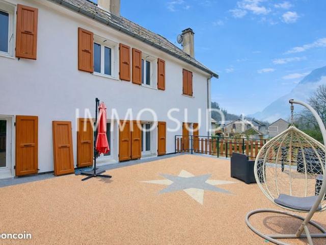 Maison 8 pièces 162 m²