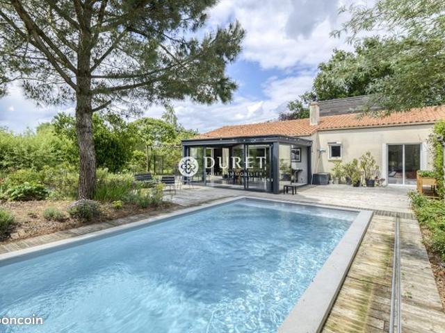 Maison 8 pièces 179 m²