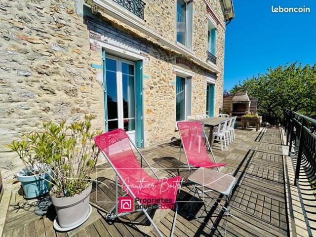 Maison 8 pièces 170 m²