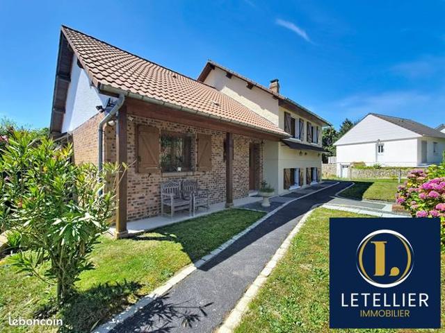 Maison 8 pièces 170 m²