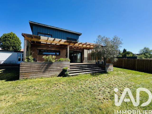 Maison 8 pièces 170 m²