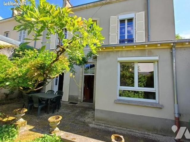 Maison 8 pièces 165 m²