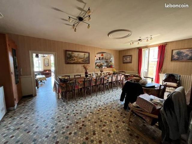 Maison 8 pièces 170 m²