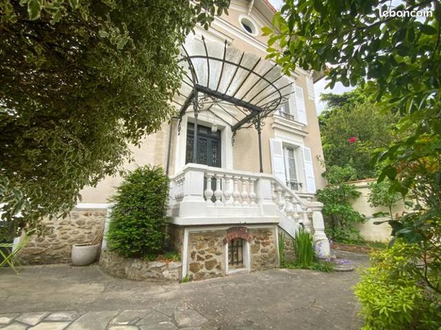 Maison 8 pièces 170 m²
