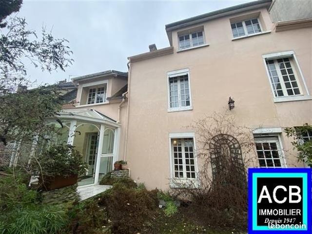 Maison 8 pièces 170 m²