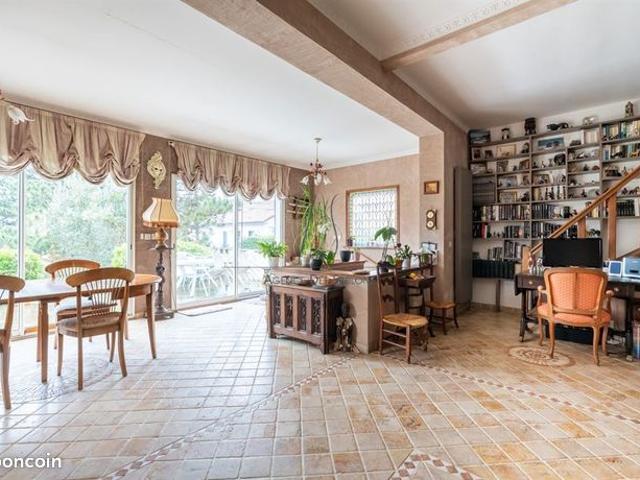 Maison 8 pièces 170 m²