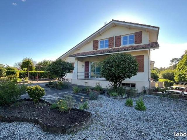 Maison 8 pièces 170 m²