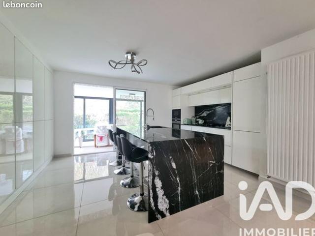 Maison 8 pièces 172 m²