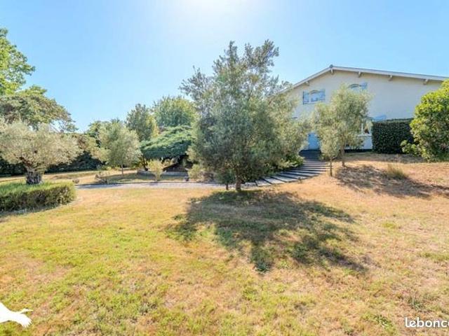 Maison 8 pièces 172 m²