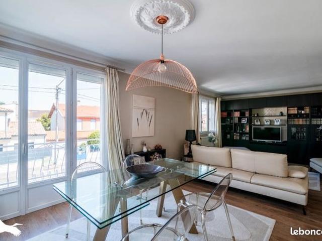 Maison 8 pièces 185 m²