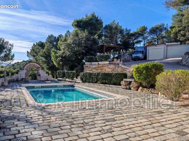 Maison 8 pièces 185 m²