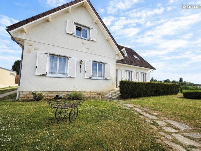 Maison 8 pièces 185 m²