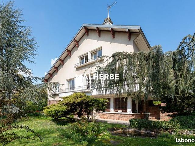 Maison 8 pièces 185 m²