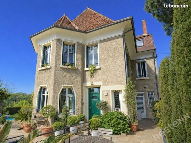Maison 8 pièces 192 m²