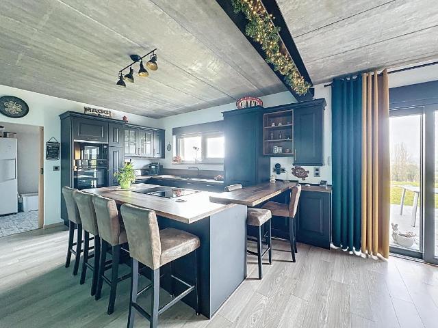 Maison 8 pièces 185 m²
