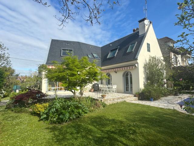 Maison 8 pièces 185 m²