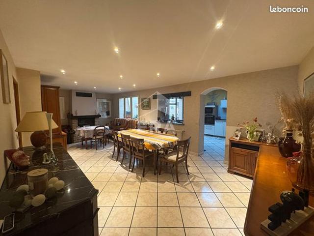 Maison 8 pièces 185 m²